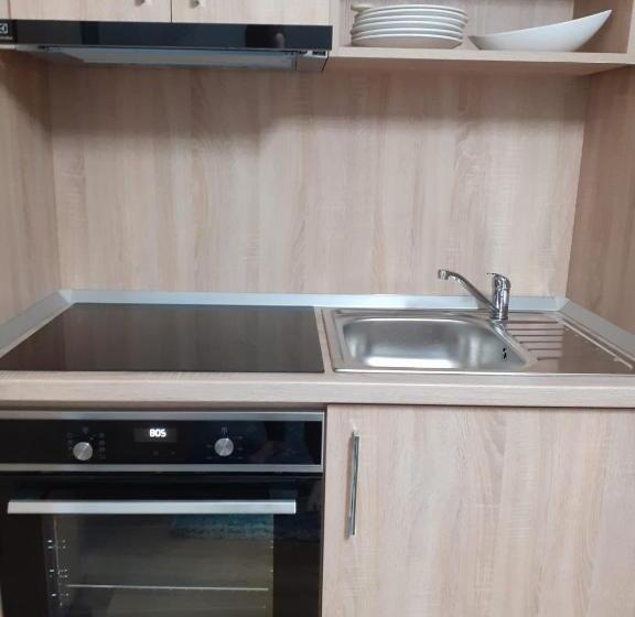 דירת שלושה חדרים, Casa Dora