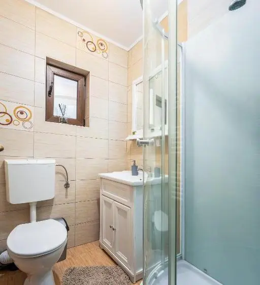 آپارتمان 1 خوابه همکف, Casa Dora