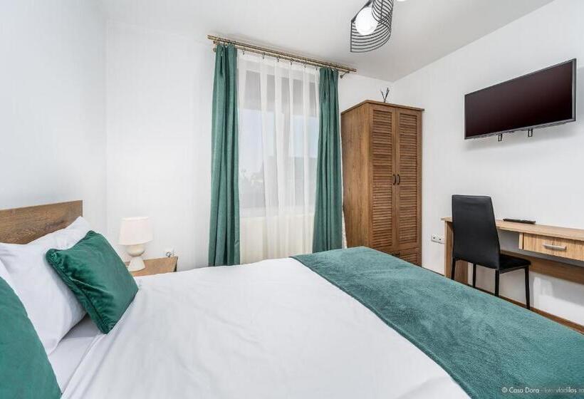 דירת חדר בקומת קרקע, Casa Dora