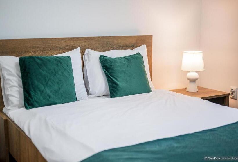 דירת חדר בקומת קרקע, Casa Dora