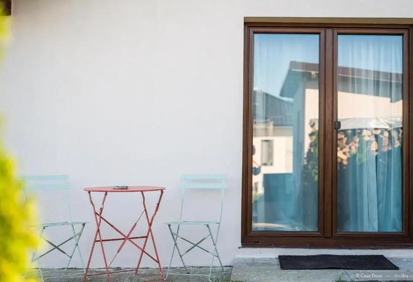 استودیوی استاندارد, Casa Dora