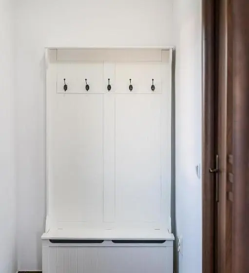 استودیوی استاندارد, Casa Dora
