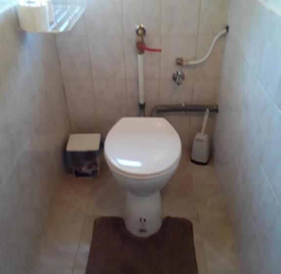 浴室共有ファミリールーム, Tunnel Family Apartmanház Pécs