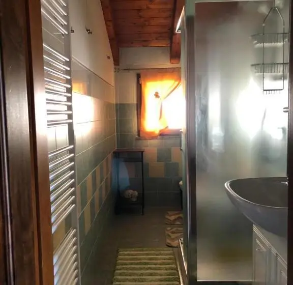 バス共有のスタンダードルーム, B&b Fior Di Loto