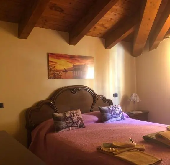 バス共有のスタンダードルーム, B&b Fior Di Loto