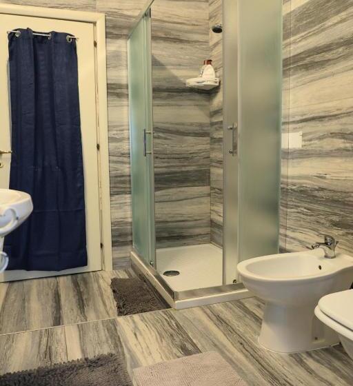 اتاق استاندارد, Bernadette