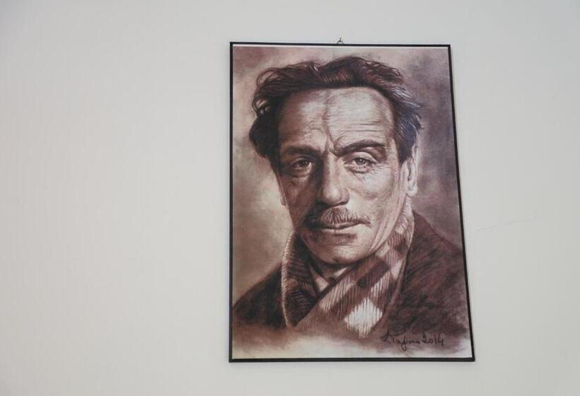 اتاق استاندارد, Bernadette