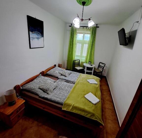 Standard room with outdoor bath, Csodarét Kúria