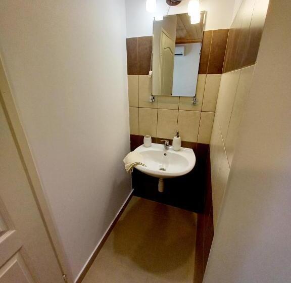 스탠다드 룸, Csodarét Kúria