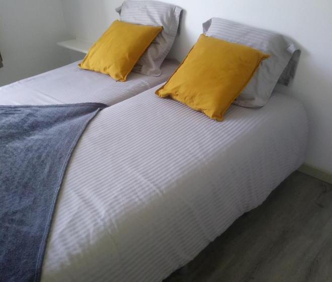 스탠다드 룸, De Verloren Gernoare