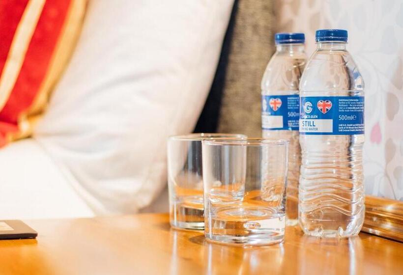 اتاق لوکس, Eveanna