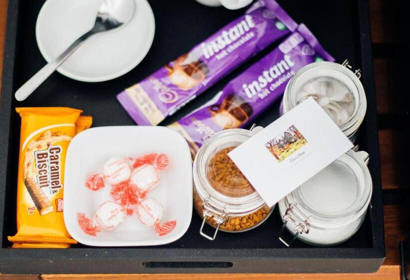 اتاق لوکس, Eveanna