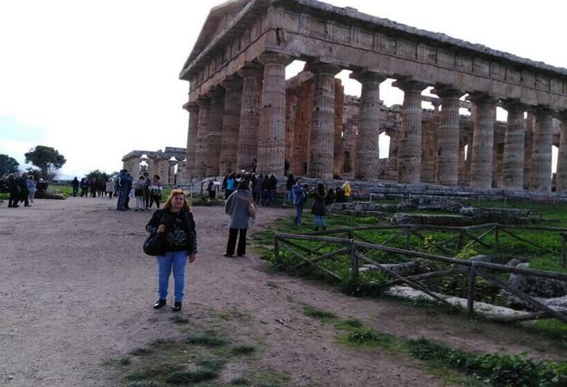 اتاق لوکس چهار تخته, Kirillos In Cilento