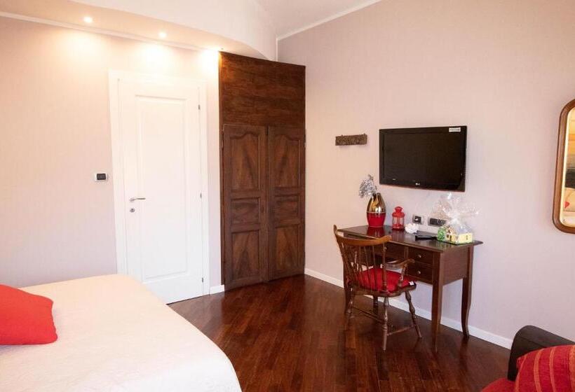 Standard room with outdoor bath, La Casa Di Adele Cagliari