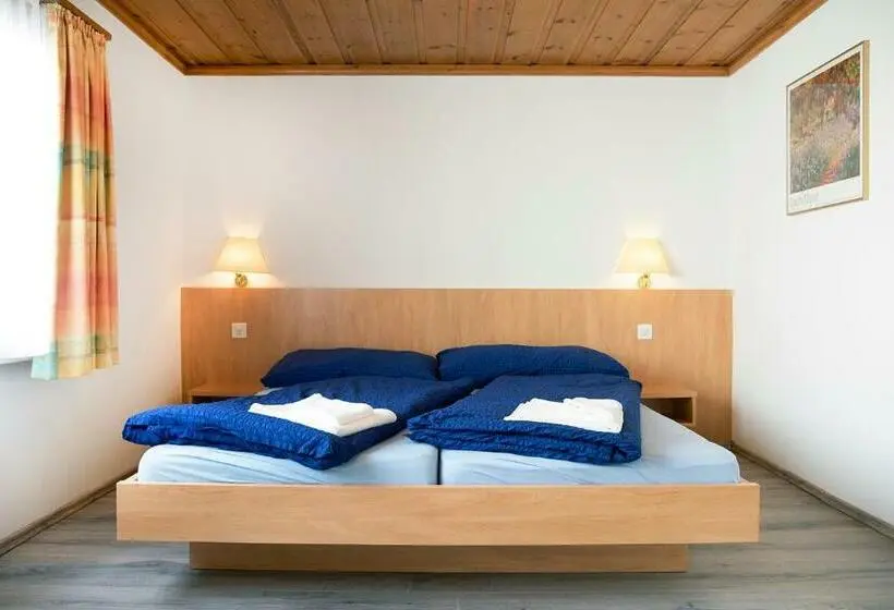 Perhehuone, B&b La Tgamona