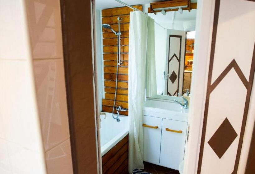 침실 1개 아파트, Charlietown