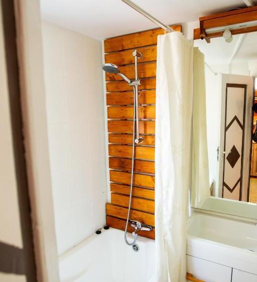 침실 1개 아파트, Charlietown