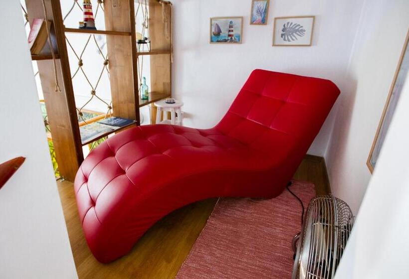 침실 1개 아파트, Charlietown