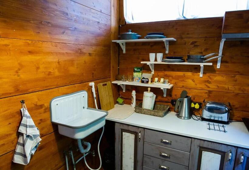 침실 1개 아파트, Charlietown