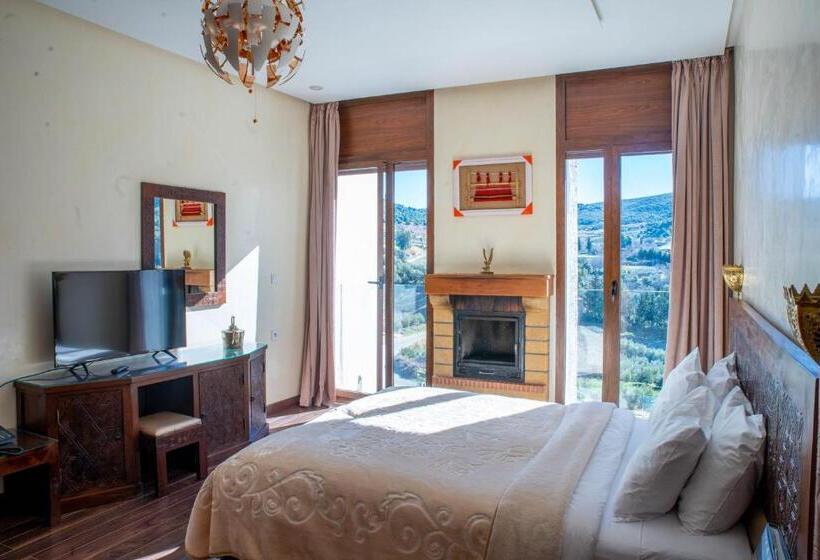 سوییت جونیور با چشم‌انداز استخر, Dar Zayane