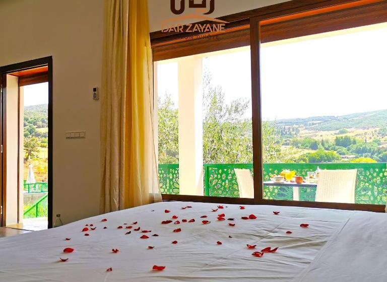 بنگله خانوادگی, Dar Zayane