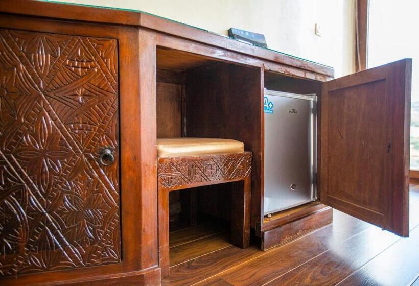 سوییت جونیور با چشم‌انداز استخر, Dar Zayane