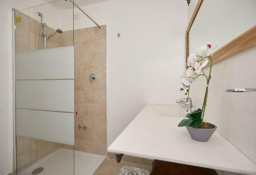 Quarto Triplo Estandar, Il Piccolo Principe Affittacamere