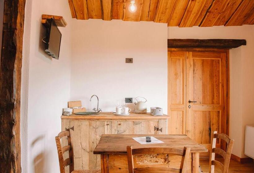 غرفة عائلية مطلّة علي الجبل, L Escola E Lou Mulin