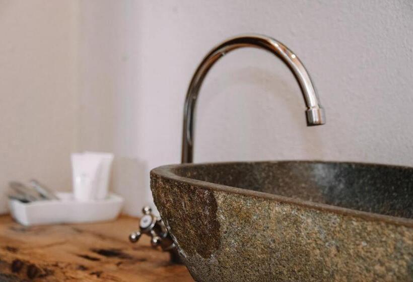 غرفة عائلية مطلّة علي الجبل, L Escola E Lou Mulin