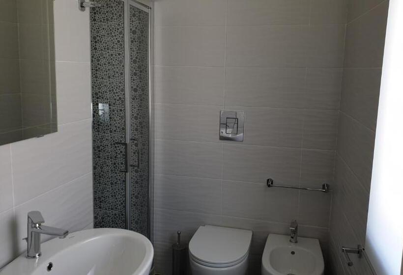 标准间带阳台, Marina Bay House