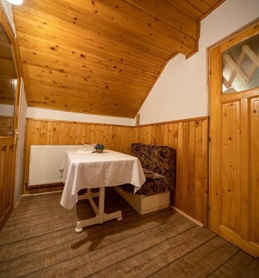 غرفة قياسية مزوَّدة بشُرفة, Poiana Cristian