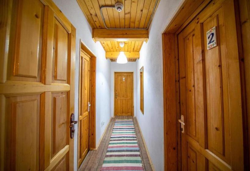 جناح غرفتين نوم, Poiana Cristian