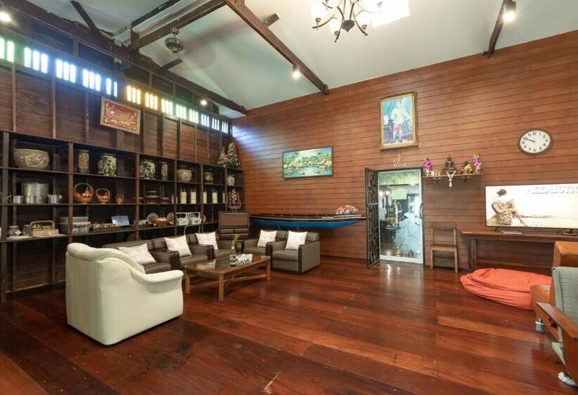 带大床的豪华间, Reuan Vilawan