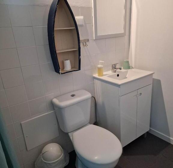 اتاق استاندارد یک نفره, The Aqueduct Guesthouse