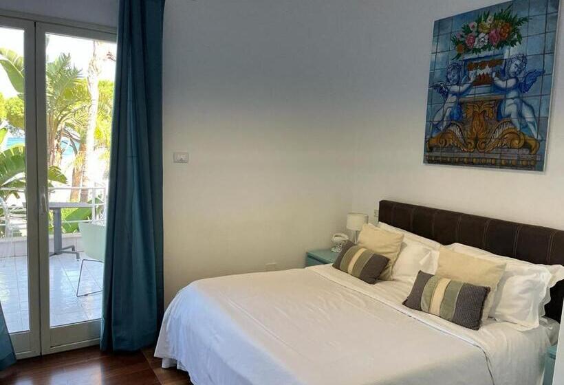 Standard room with outdoor bath, Villa Olimpia