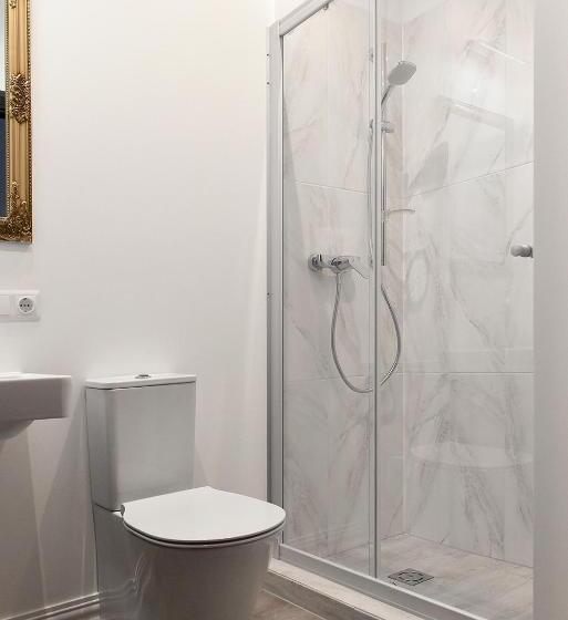 آپارتمان 1 خوابه با بالکن, Four Luxury Flats