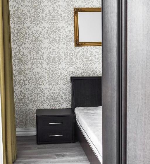 آپارتمان 1 خوابه با بالکن, Four Luxury Flats