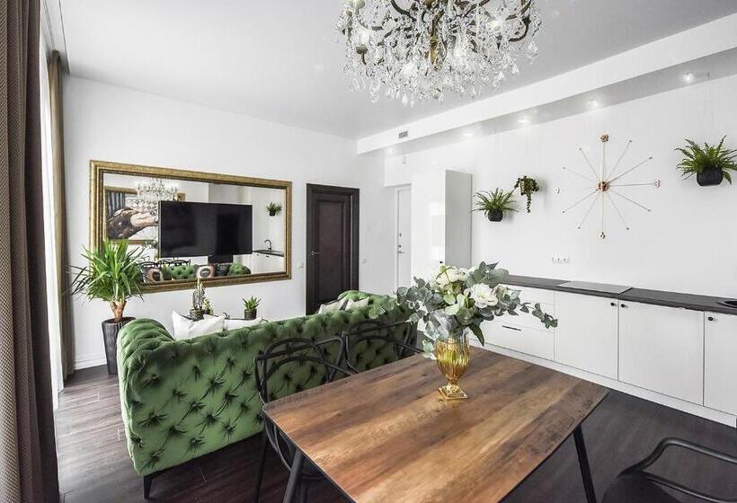 آپارتمان 1 خوابه با تراس, Four Luxury Flats