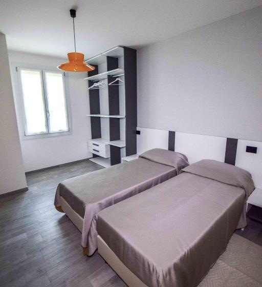 Pokój Ekonomiczny, Gambisa Street