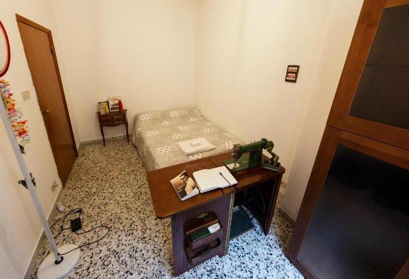 اتاق استاندارد یک نفره, The Homestay   Arezzo