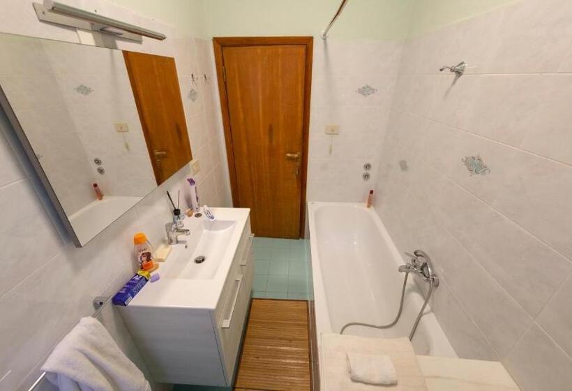 خانه 4 خوابه, The Homestay   Arezzo