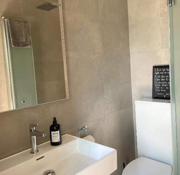 Номер Стандарт Вид на Озеро, Berglings Boutique Hotell