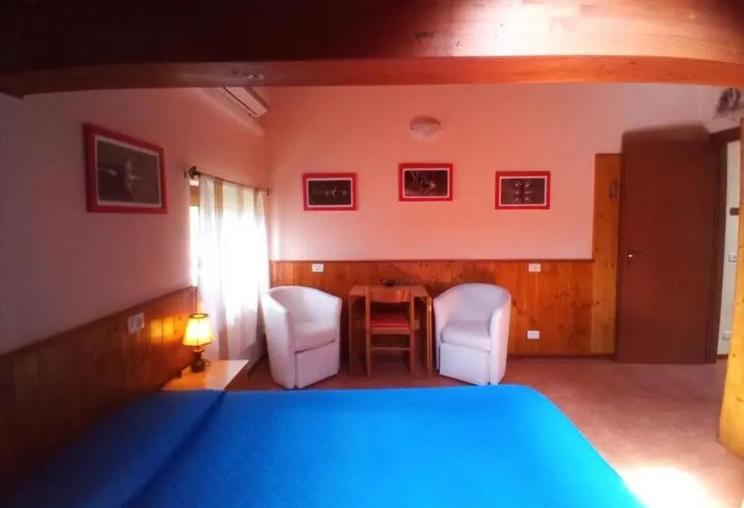 スタンダードトリプルルーム, Guest House Il Nido Dello Svasso Foresteria Lombarda
