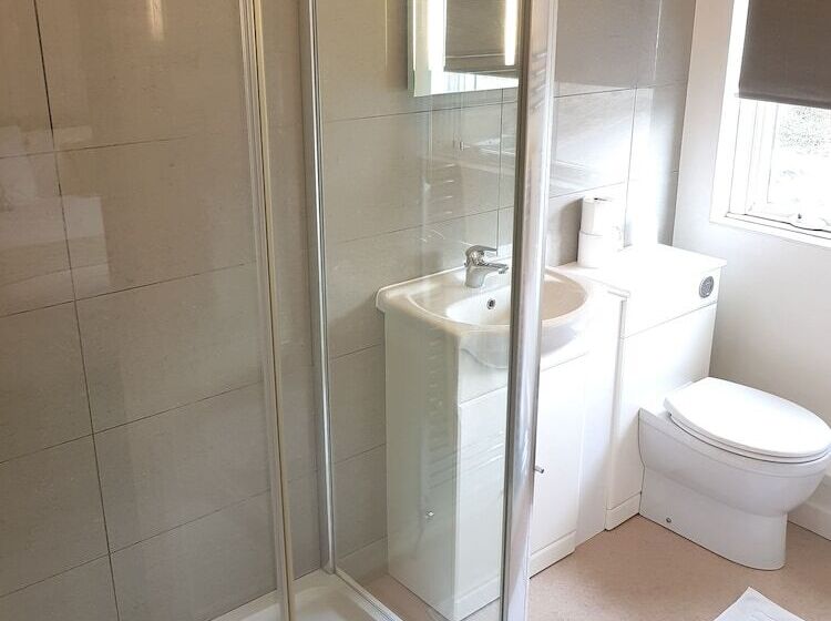 标准间, Ferry House Inn