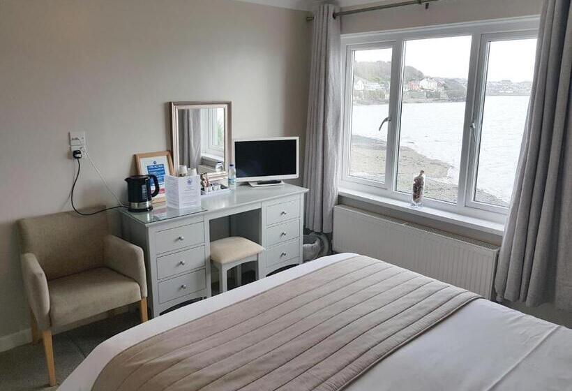 四人标准间, Ferry House Inn