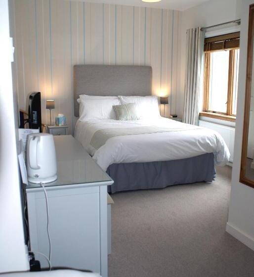 四人标准间, Ferry House Inn