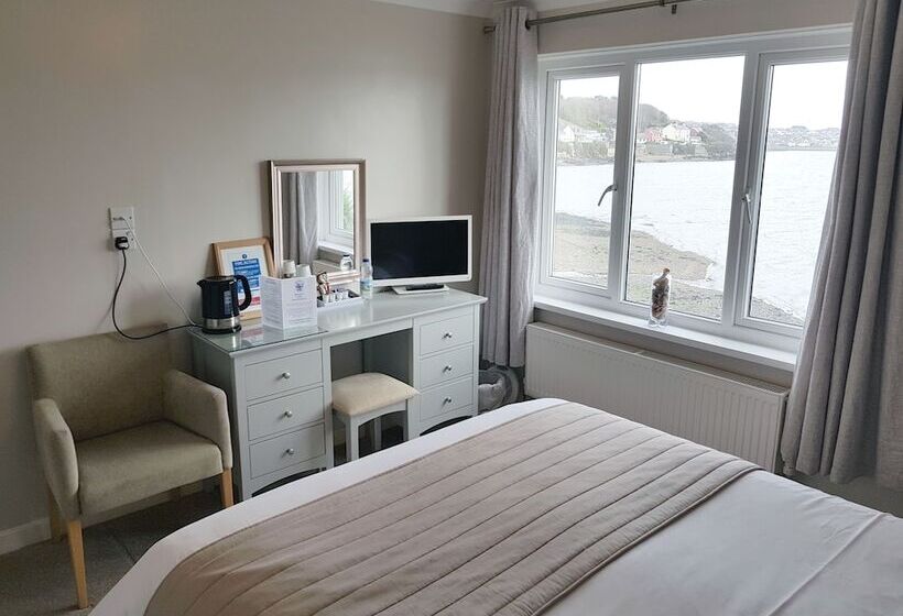 四人标准间, Ferry House Inn