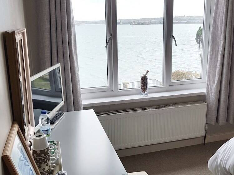 四人标准间, Ferry House Inn