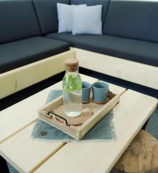 １ベッドルームアパートメント, Treehouse Apartments