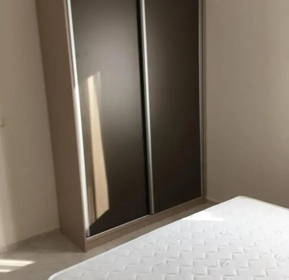 テラス付き１ベッドルームアパートメント, Vase Apartments